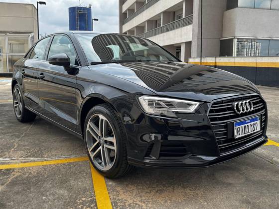 AUDI A3 2.0 TFSI GASOLINA SEDAN PERFORMANCE BLACK S-TRONIC